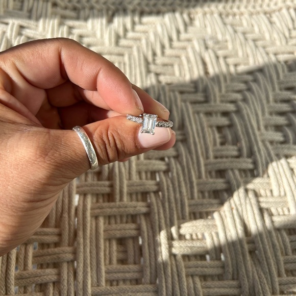 2cwt diamond emerald ribbon band lab grown engagement ring - Picture 9 of 11